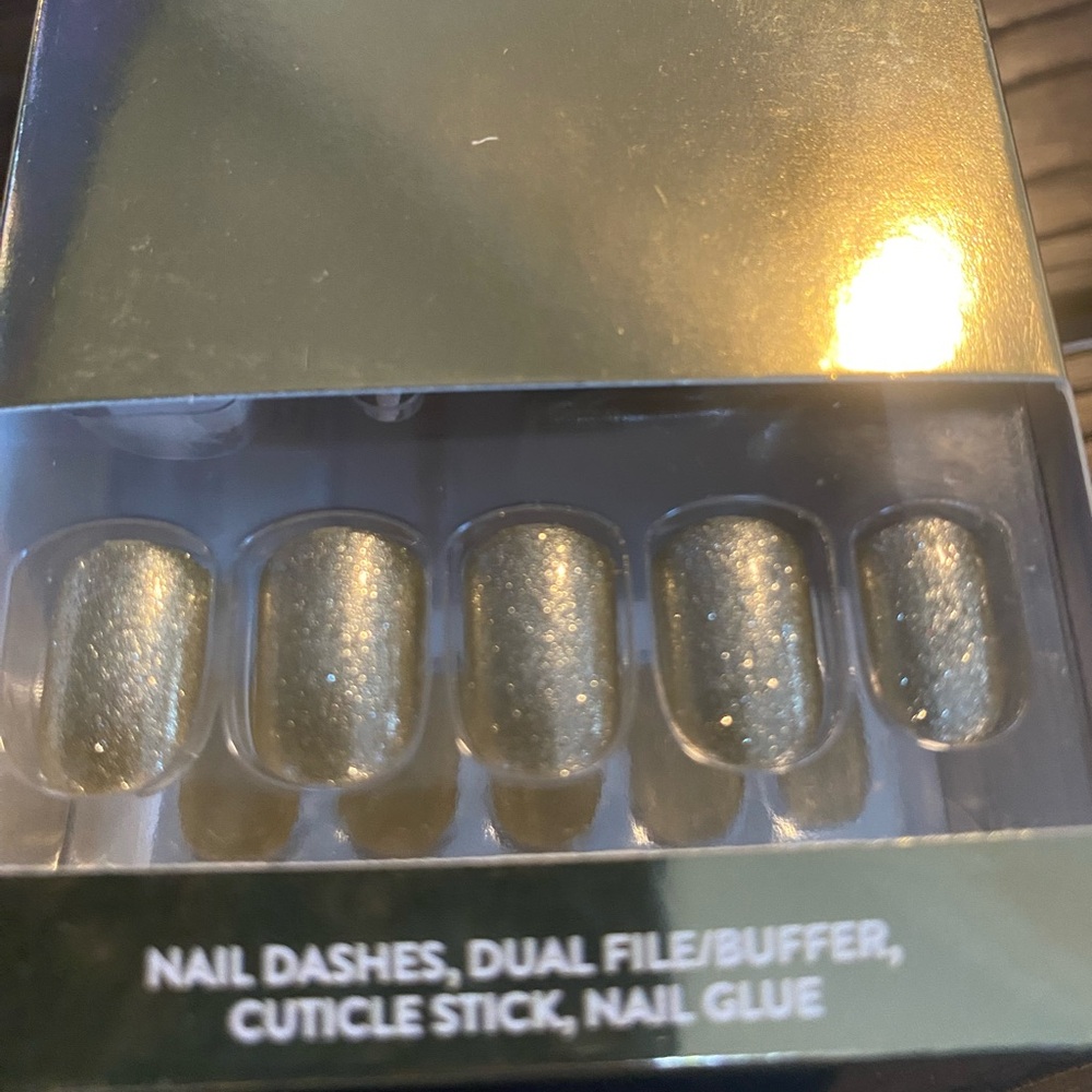 Nail Dashes, 3 sets. Brand new in boxes. - Picture 3 of 5
